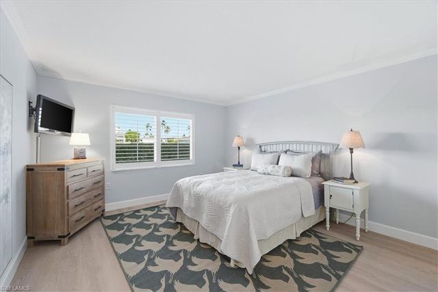 3200 Gulf Shore BLVD N # 105, Naples, FL 34103