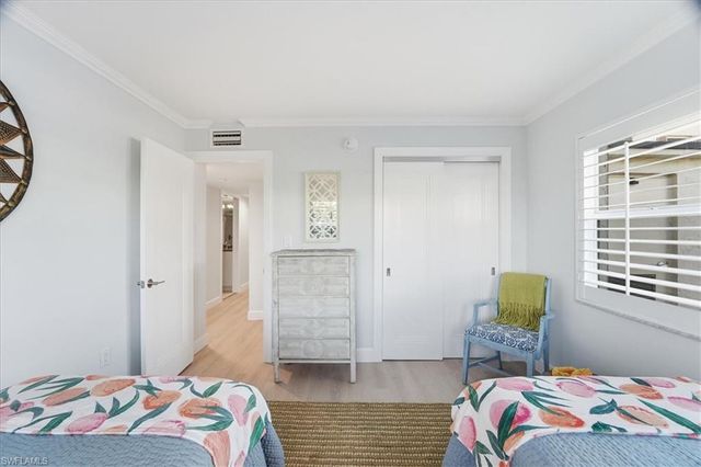 3200 Gulf Shore BLVD N # 105, Naples, FL 34103