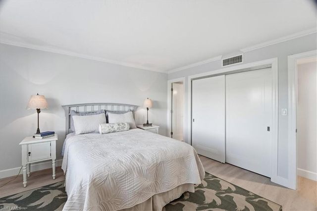 3200 Gulf Shore BLVD N # 105, Naples, FL 34103