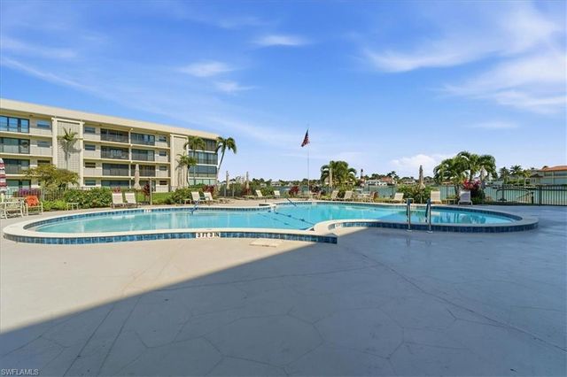 3200 Gulf Shore BLVD N # 105, Naples, FL 34103