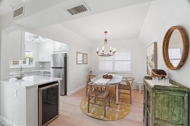 3200 Gulf Shore BLVD N # 105, Naples, FL 34103