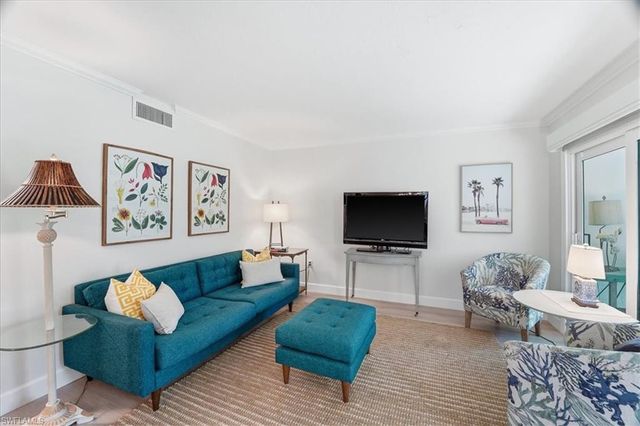 3200 Gulf Shore BLVD N # 105, Naples, FL 34103