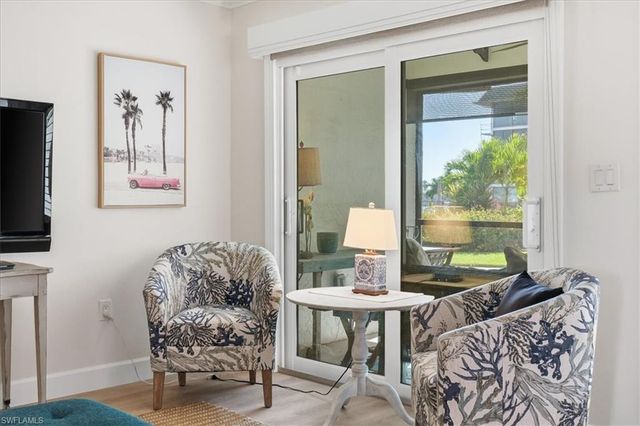 3200 Gulf Shore BLVD N # 105, Naples, FL 34103