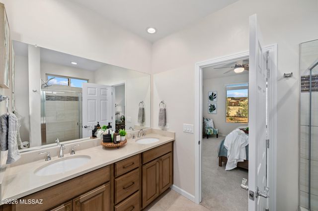 1820 N Banneker Lane, Green Valley, AZ 85614