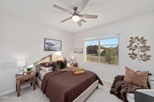 1820 N Banneker Lane, Green Valley, AZ 85614
