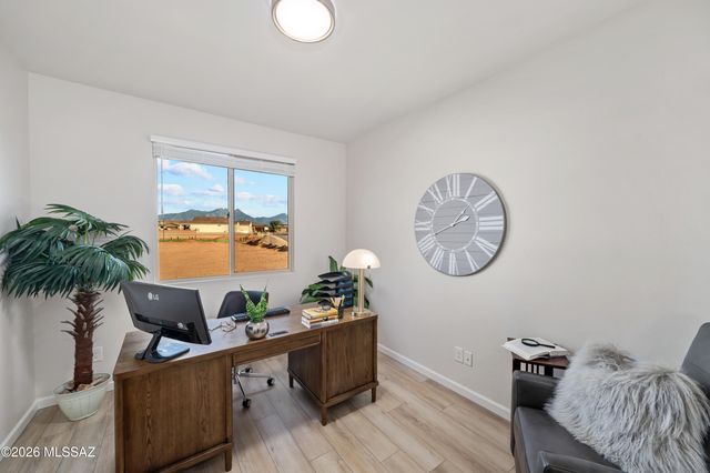 1820 N Banneker Lane, Green Valley, AZ 85614