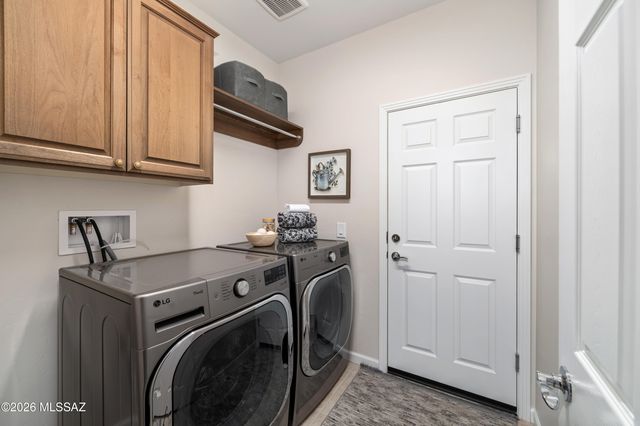 1820 N Banneker Lane, Green Valley, AZ 85614