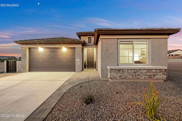 1820 N Banneker Lane, Green Valley, AZ 85614