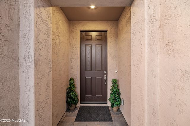 1820 N Banneker Lane, Green Valley, AZ 85614