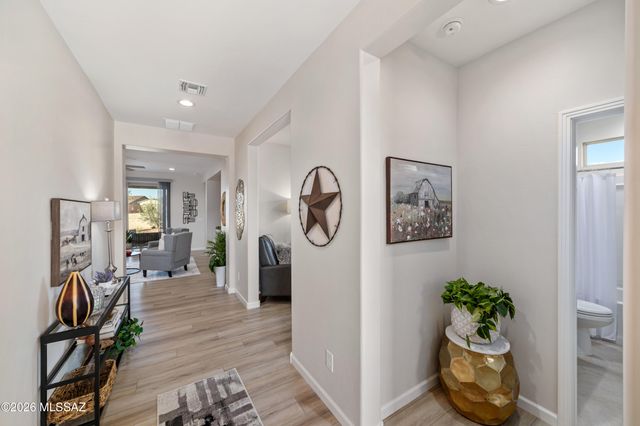1820 N Banneker Lane, Green Valley, AZ 85614
