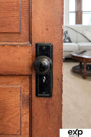 1536 S 24th Street, Omaha, NE 68108