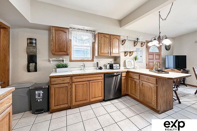 1536 S 24th Street, Omaha, NE 68108