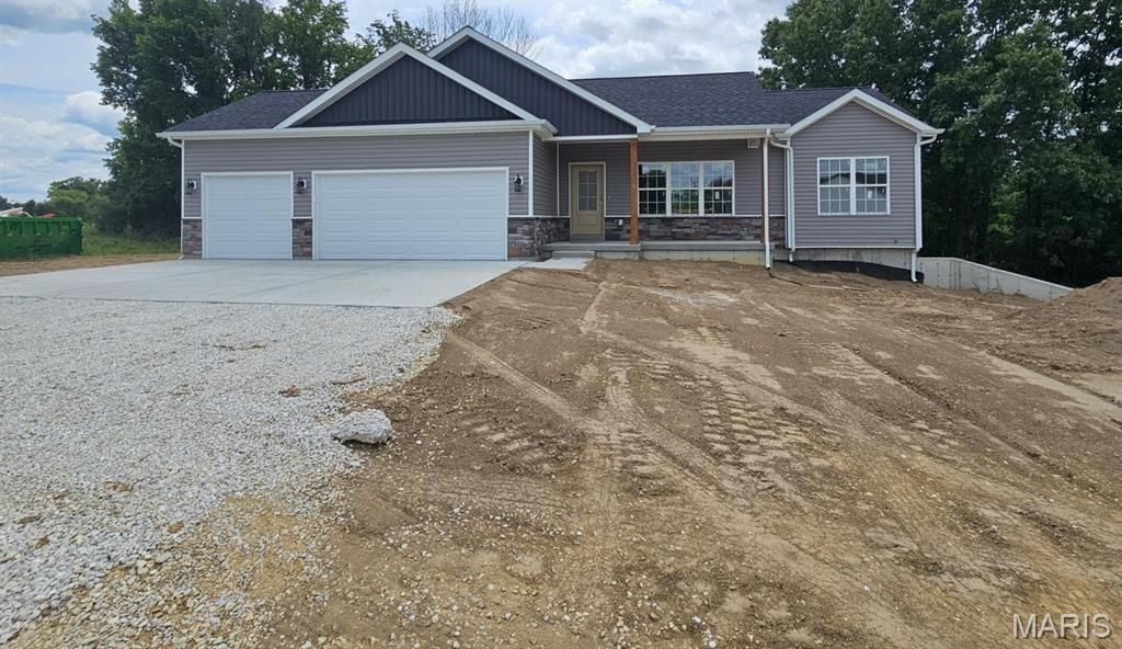 210 Hawkins Ridge Court, Troy, MO 63379