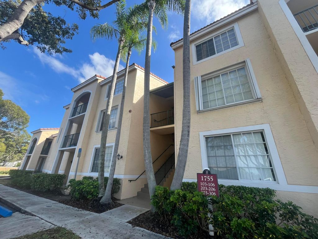 1755 VILLAGE Boulevard 206, West Palm Beach, FL 33409
