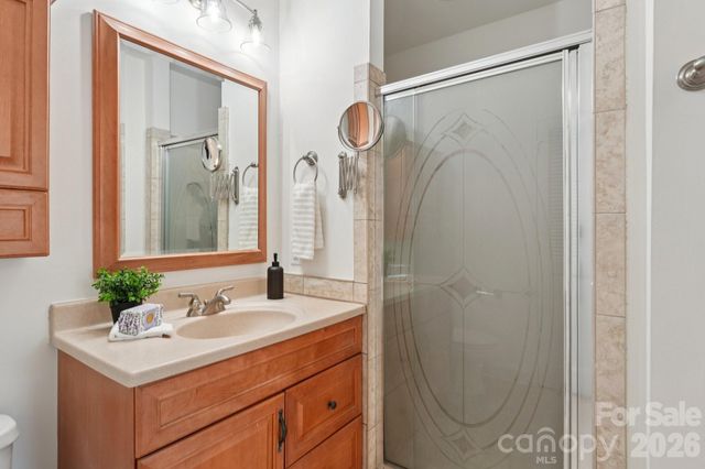 1000 Hickory Nut Street, Charlotte, NC 28205