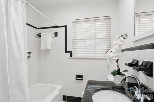 1000 Hickory Nut Street, Charlotte, NC 28205