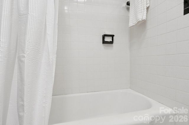 1000 Hickory Nut Street, Charlotte, NC 28205