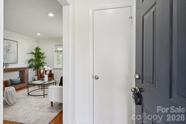 1000 Hickory Nut Street, Charlotte, NC 28205