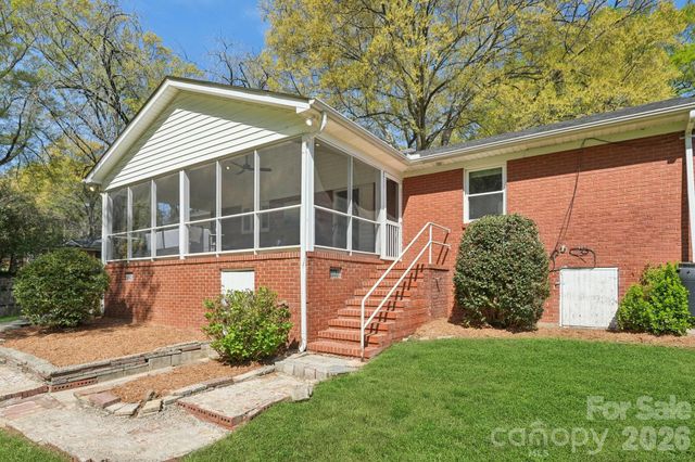 1000 Hickory Nut Street, Charlotte, NC 28205