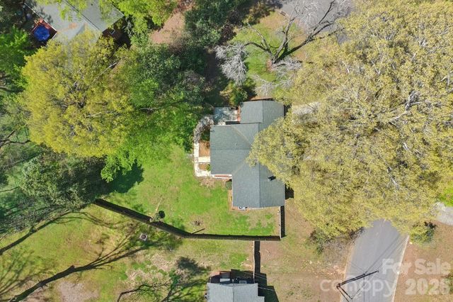 1000 Hickory Nut Street, Charlotte, NC 28205