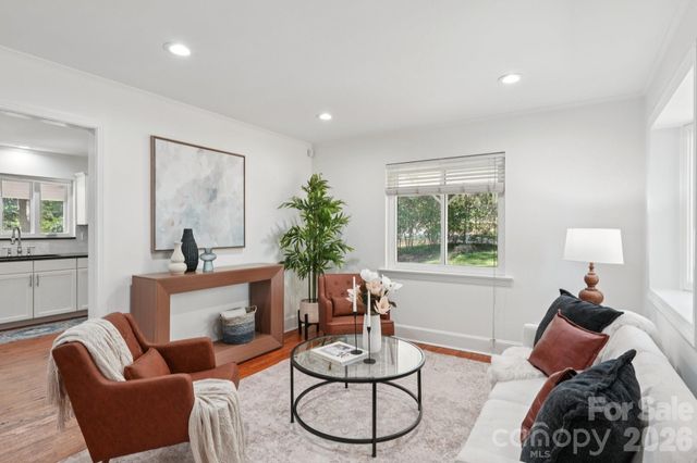 1000 Hickory Nut Street, Charlotte, NC 28205