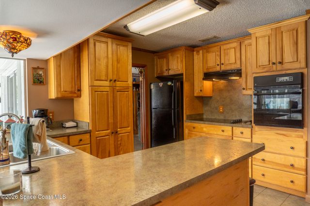 9100 Central Avenue, Micco, FL 32976