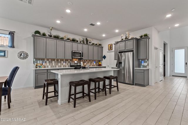 12711 E Lauren Canyon Place, Vail, AZ 85641