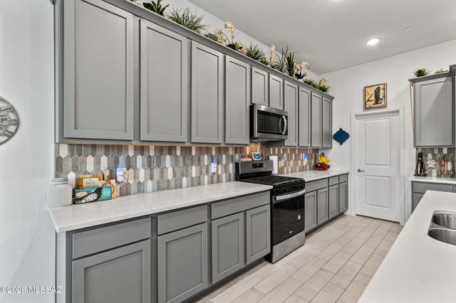 12711 E Lauren Canyon Place, Vail, AZ 85641