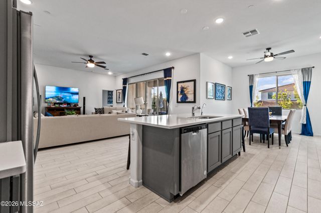 12711 E Lauren Canyon Place, Vail, AZ 85641