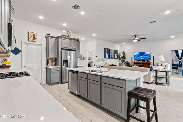12711 E Lauren Canyon Place, Vail, AZ 85641