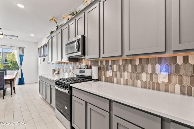12711 E Lauren Canyon Place, Vail, AZ 85641