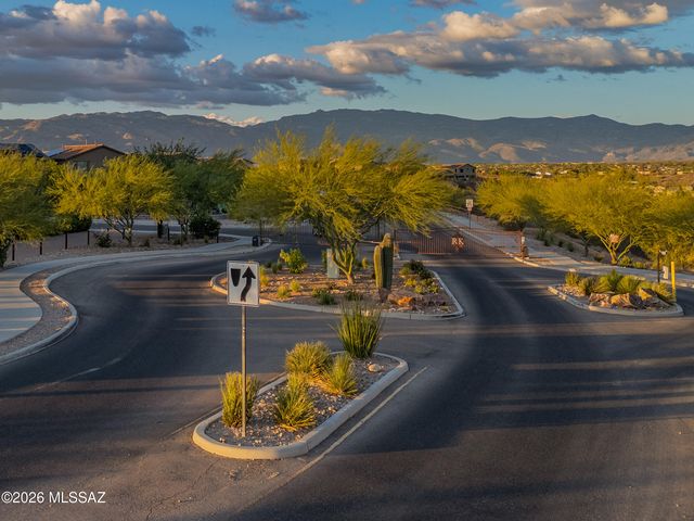 12711 E Lauren Canyon Place, Vail, AZ 85641