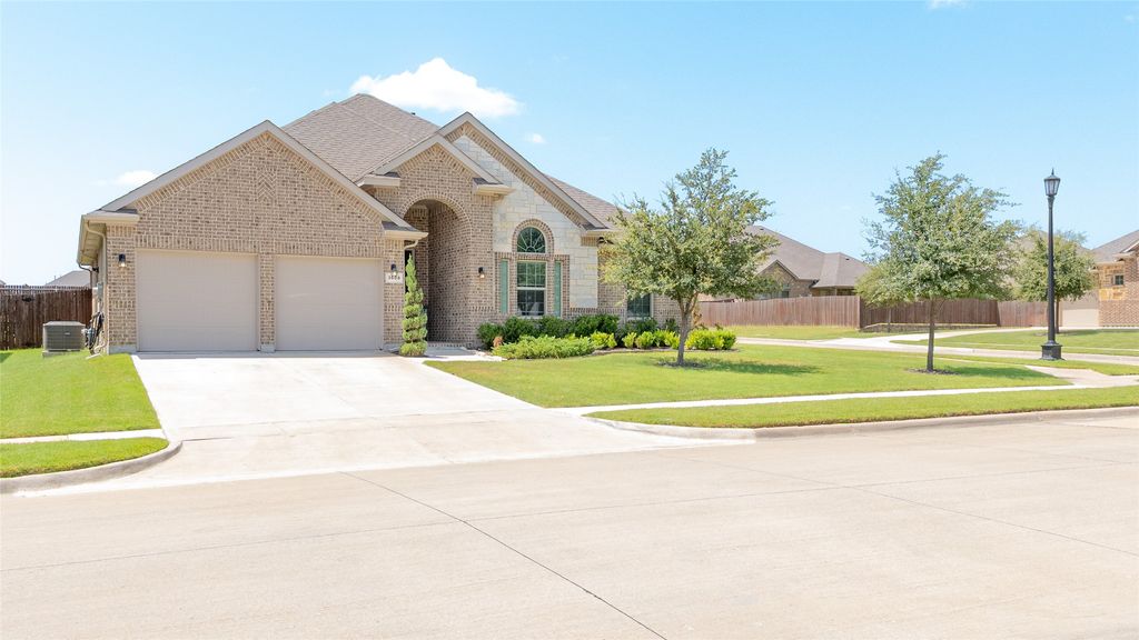 3608 Rolling Meadows Drive, Grand Prairie, TX 76065