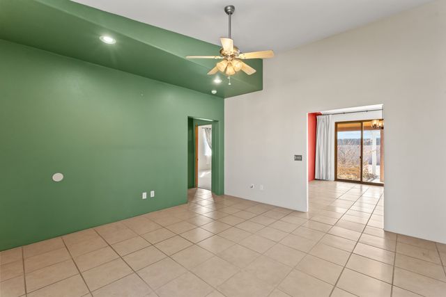 2 Mesilla Verde, Espanola, NM 87532
