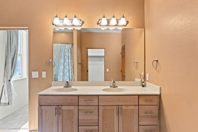 2 Mesilla Verde, Espanola, NM 87532