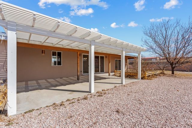 2 Mesilla Verde, Espanola, NM 87532