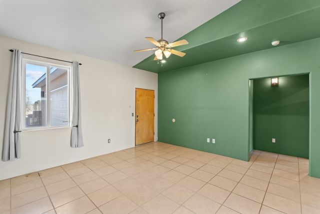 2 Mesilla Verde, Espanola, NM 87532
