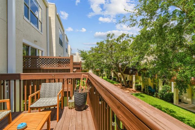 3174 BAYSHORE OAKS DRIVE, Tampa, FL 33611