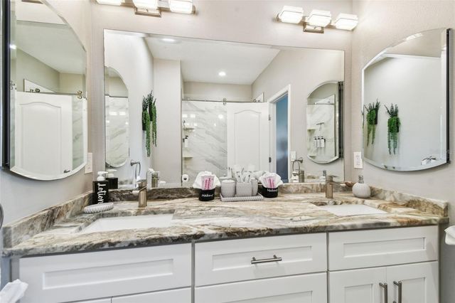 3174 BAYSHORE OAKS DRIVE, Tampa, FL 33611