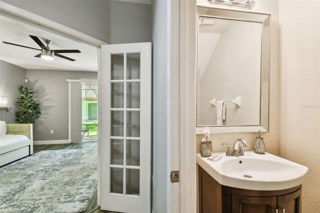 3174 BAYSHORE OAKS DRIVE, Tampa, FL 33611