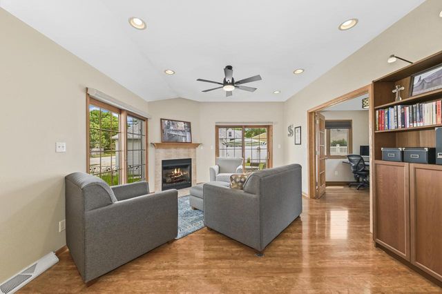 3634 N 97th PLACE, Milwaukee, WI 53222