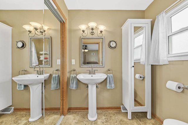 3634 N 97th PLACE, Milwaukee, WI 53222