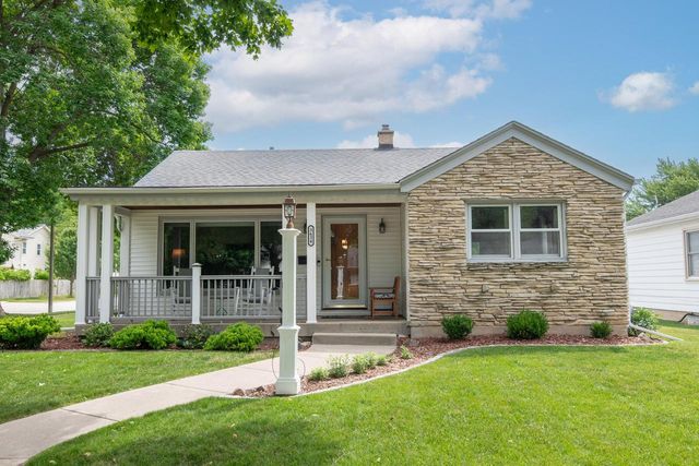 3634 N 97th PLACE, Milwaukee, WI 53222