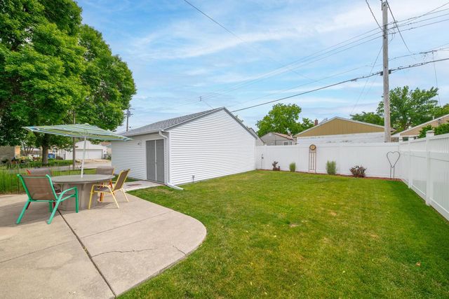 3634 N 97th PLACE, Milwaukee, WI 53222