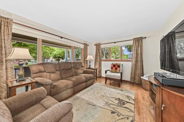 3634 N 97th PLACE, Milwaukee, WI 53222