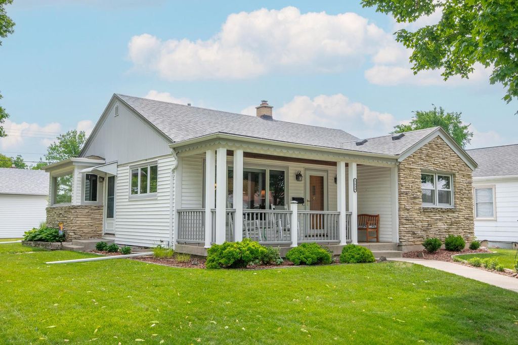 3634 N 97th PLACE, Milwaukee, WI 53222