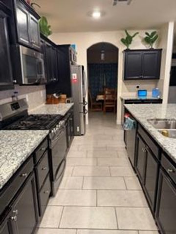 1616 N Delbert Avenue, Fresno, CA 93722