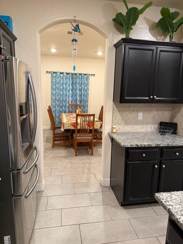 1616 N Delbert Avenue, Fresno, CA 93722