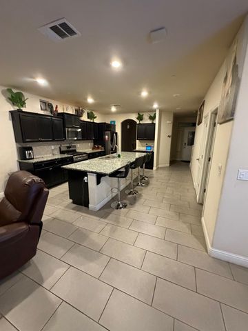 1616 N Delbert Avenue, Fresno, CA 93722