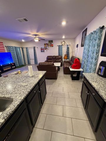 1616 N Delbert Avenue, Fresno, CA 93722